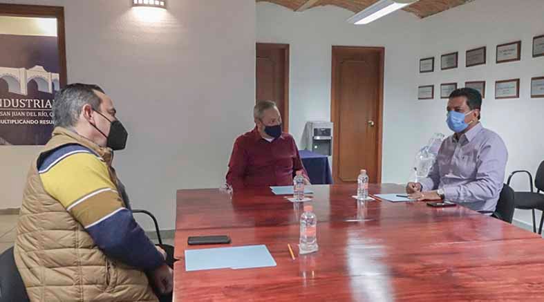con empresarios