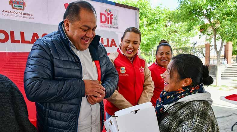 Cuarta entrega de Kits de pollitas de postura en Amealco